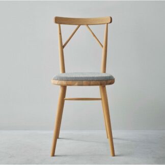 Teak wooden back chair with round cushions