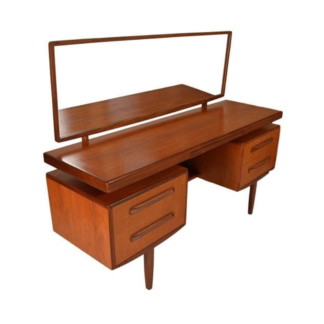 Teak floating t Teak floating t